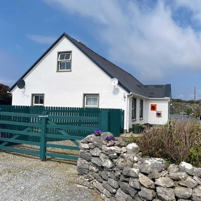 Hotel Into The Burren Murroogh Exterior foto